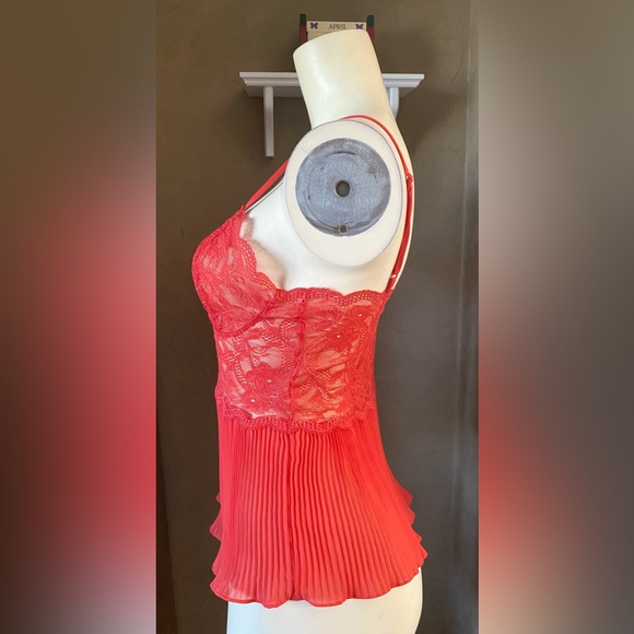 Victoria's Secret lace Cami sexy babydoll pleated hem, Size medium - Picture 3 of 11